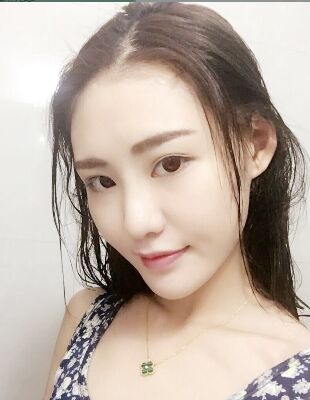 在隆鼻整形之后終于有了超精致的鼻子，尹度龍做的喲