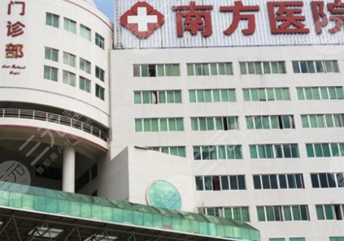 馮傳波雙眼皮修復案例