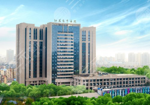 江蘇省中醫(yī)院縮胸專家